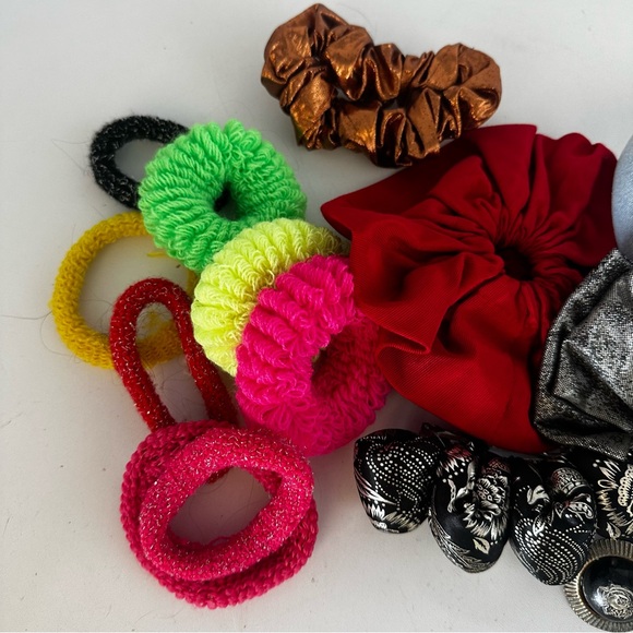 Lot of vintage‎ 90s hair clips and accessories scrunchies - Picture 3 of 3